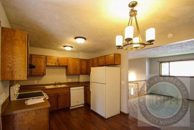 Building Photo - Beautiful 3 Bedroom Split entry in Gretna