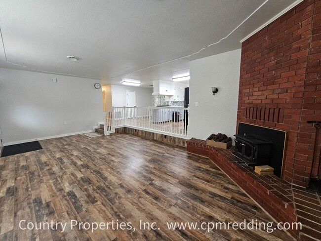 Building Photo - Renovated Gated House on an Acre with Detached Shop in Cottonwood!