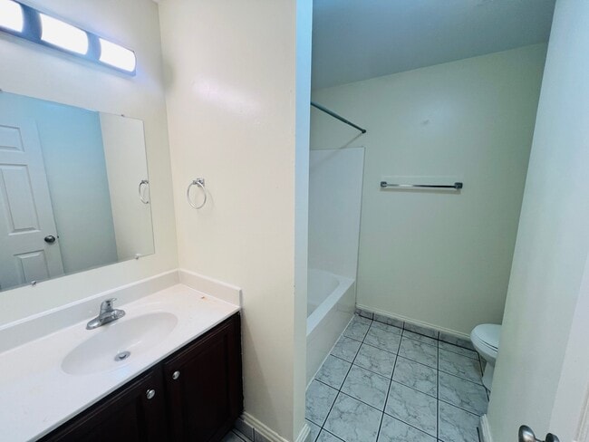 Building Photo - 2203 Inverness Dr