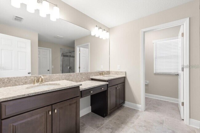 Building Photo - 16010 Sonoma Grv Cir