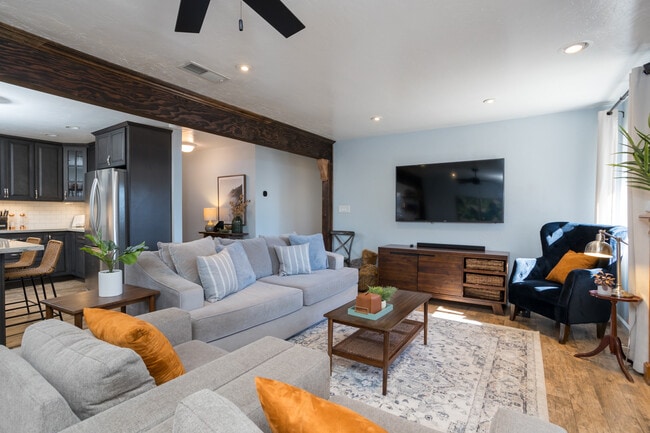 Building Photo - 8511 Fensmuir St