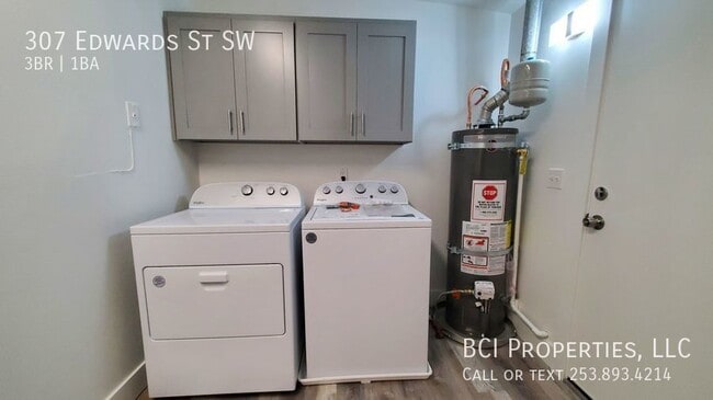 Building Photo - 307 SW Edwards St