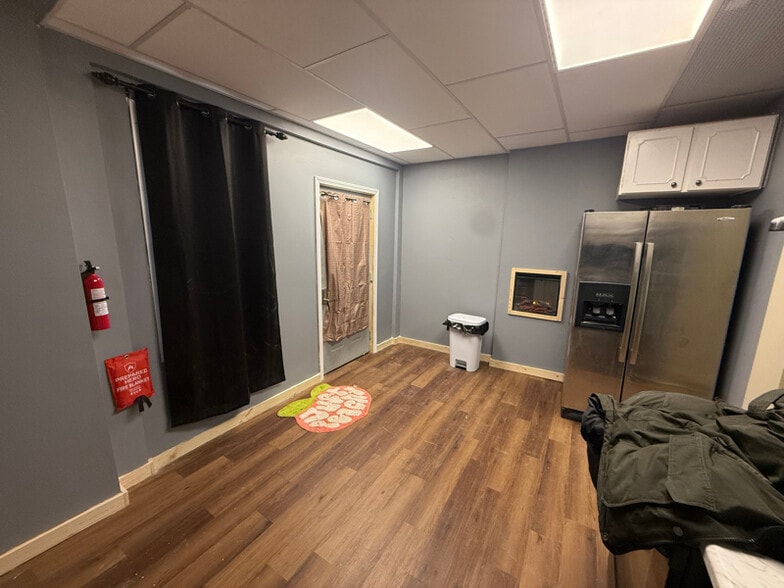 Building Photo - 115 N Washington St