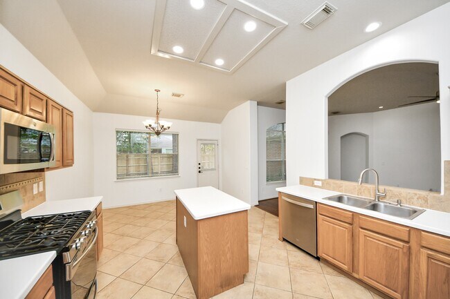 Building Photo - 42 S Lace Arbor Dr