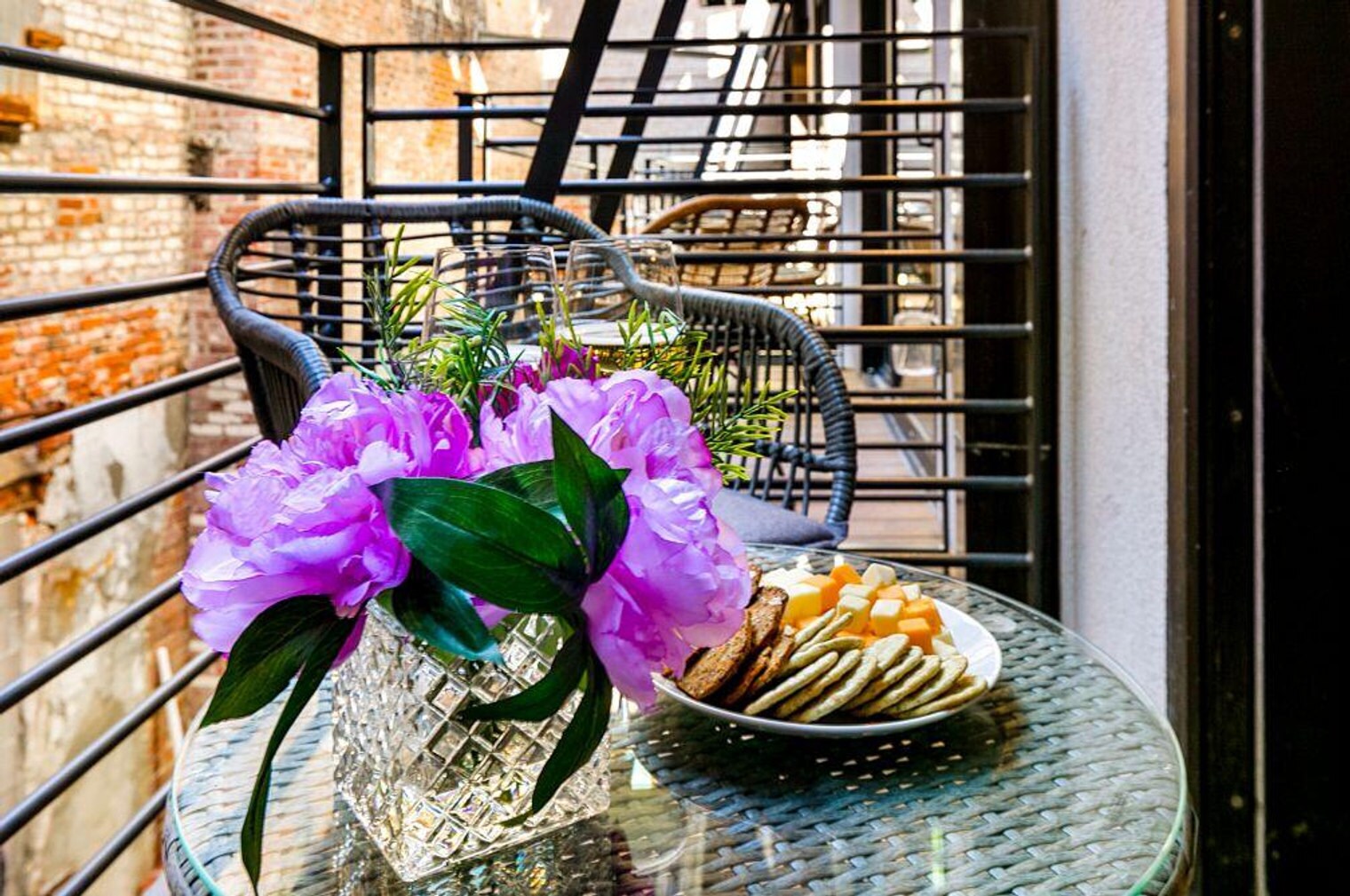 Building Photo - 611 Commerce St