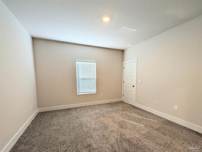 Building Photo - 9907 Starling Dr