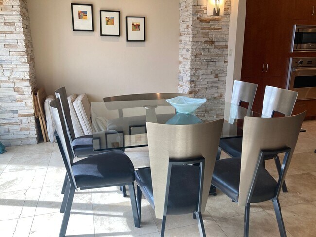 Building Photo - 1201 Main Ave