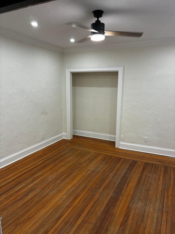 Building Photo - 2742 Riverside Ave