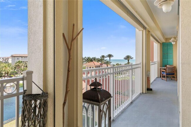 Building Photo - 200 Ocean Crest Dr