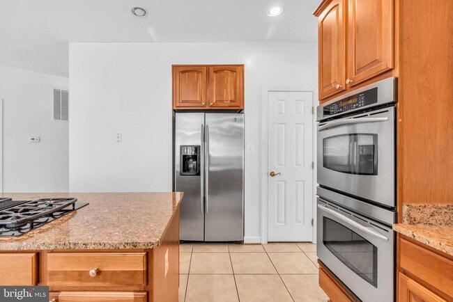 Building Photo - 4415 Medallion Dr