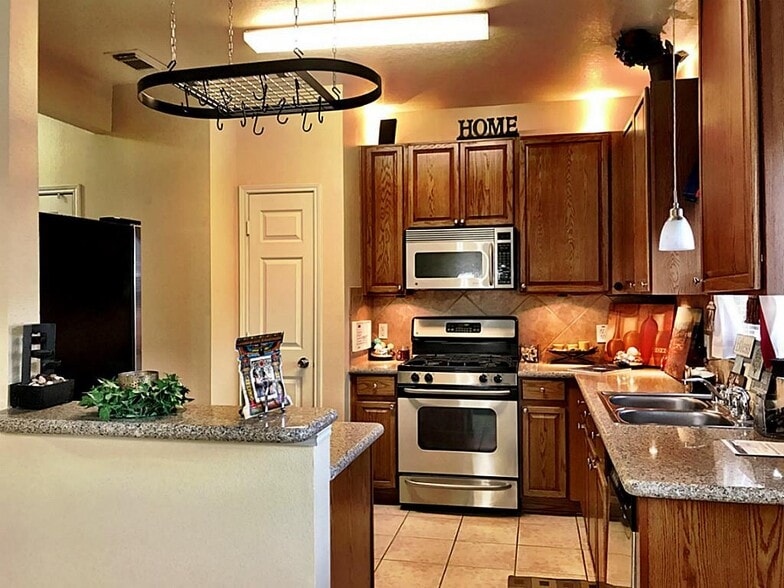 New Remodel kitchen - 2810 Legends Crest Drive