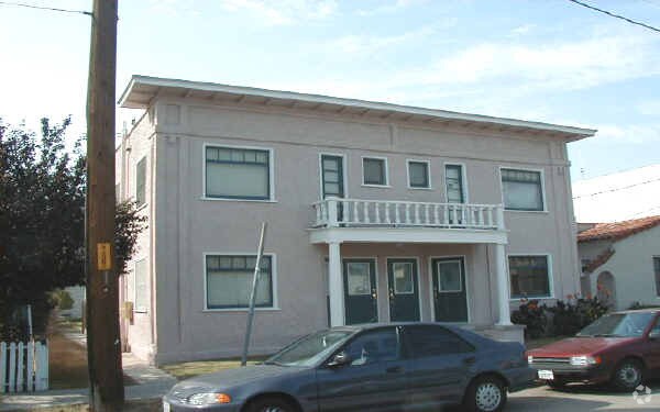 Building Photo - 1109-1125 Loma Ave