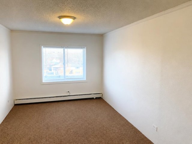 Building Photo - 707 W 96th Ave