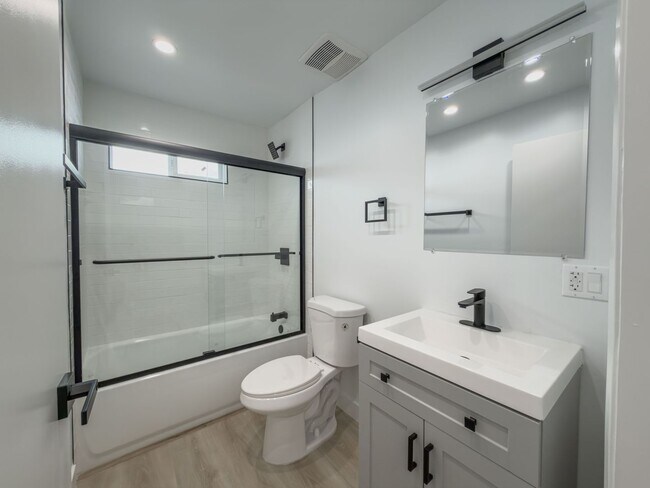 Building Photo - 1211 Beryl St