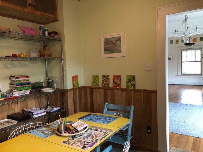 Building Photo - 1209 W Mountain Ave