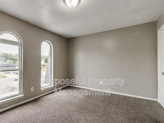 Building Photo - 6814 Lancer Ln