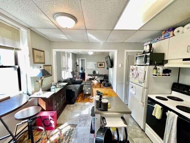 Primary Photo - 3 Foster St