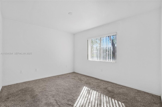 Building Photo - 1250 SE 29th St