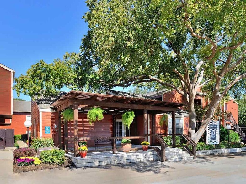 Primary Photo - Lakeshire Place Apartment Homes