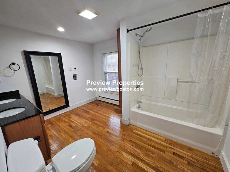 Building Photo - 300 Faneuil St