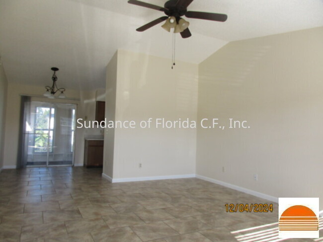 Building Photo - All tiled flooring   Osceola County