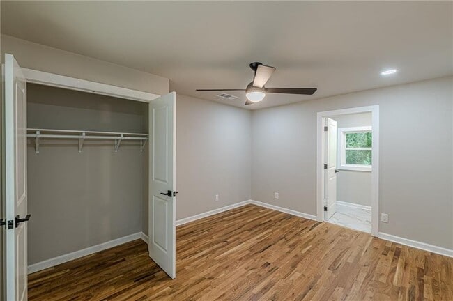 Building Photo - 1624 Dodson Dr SW