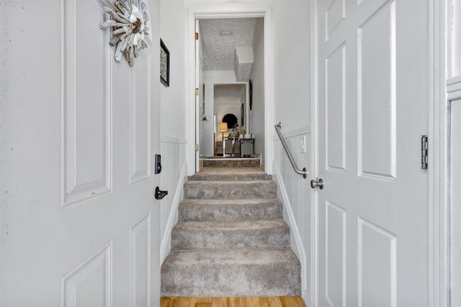 Building Photo - 338 Tarpon Ave