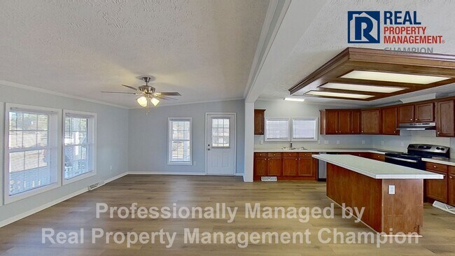 Building Photo - Spacious 3 BD/2.5 BA Home w/New Flooring and Fresh Paint