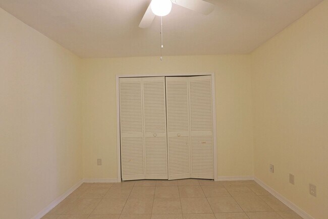 Building Photo - North Fort Myers Single Family Home AVAILABLE NOW