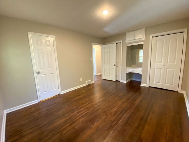 Building Photo - Large 3 bedroom 2 bath home in Whitehaven recently renovated