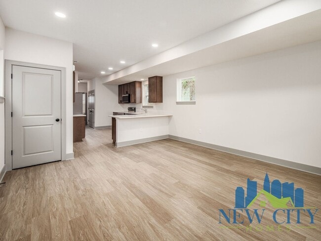 Building Photo - Recently Built 2 Bedroom 2 1/2 Bathroom Single Family Home in South Columbus!