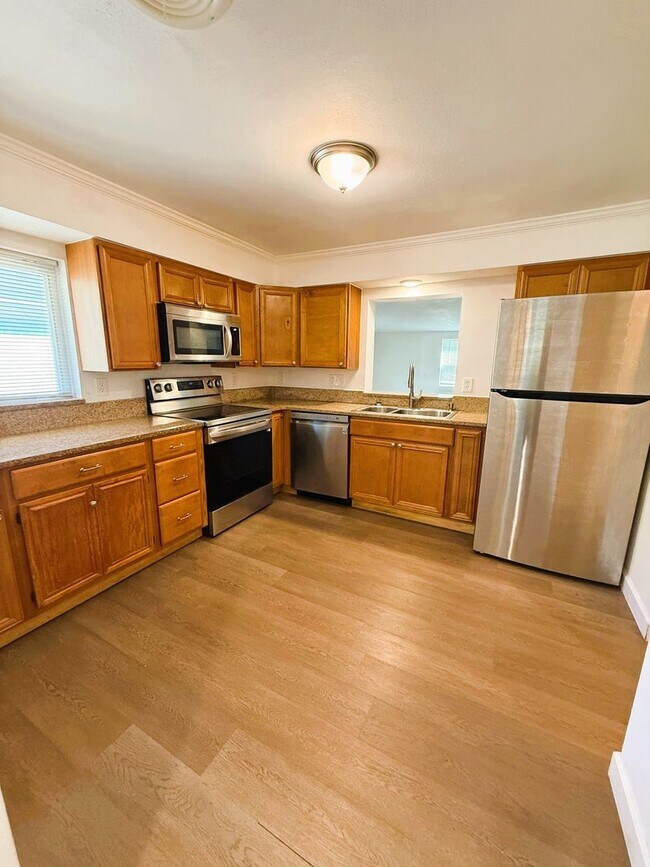 Building Photo - 4 Bedroom Home for Rent in University City!