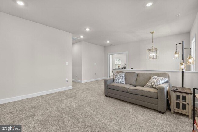 Building Photo - 8417 Bald Eagle Ct
