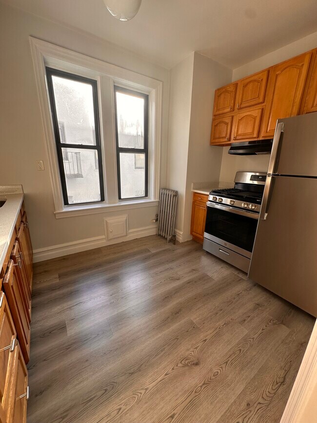 Building Photo - 323 Marine Ave