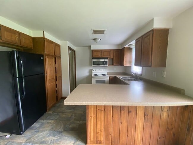 Building Photo - 2068 Terry Ln