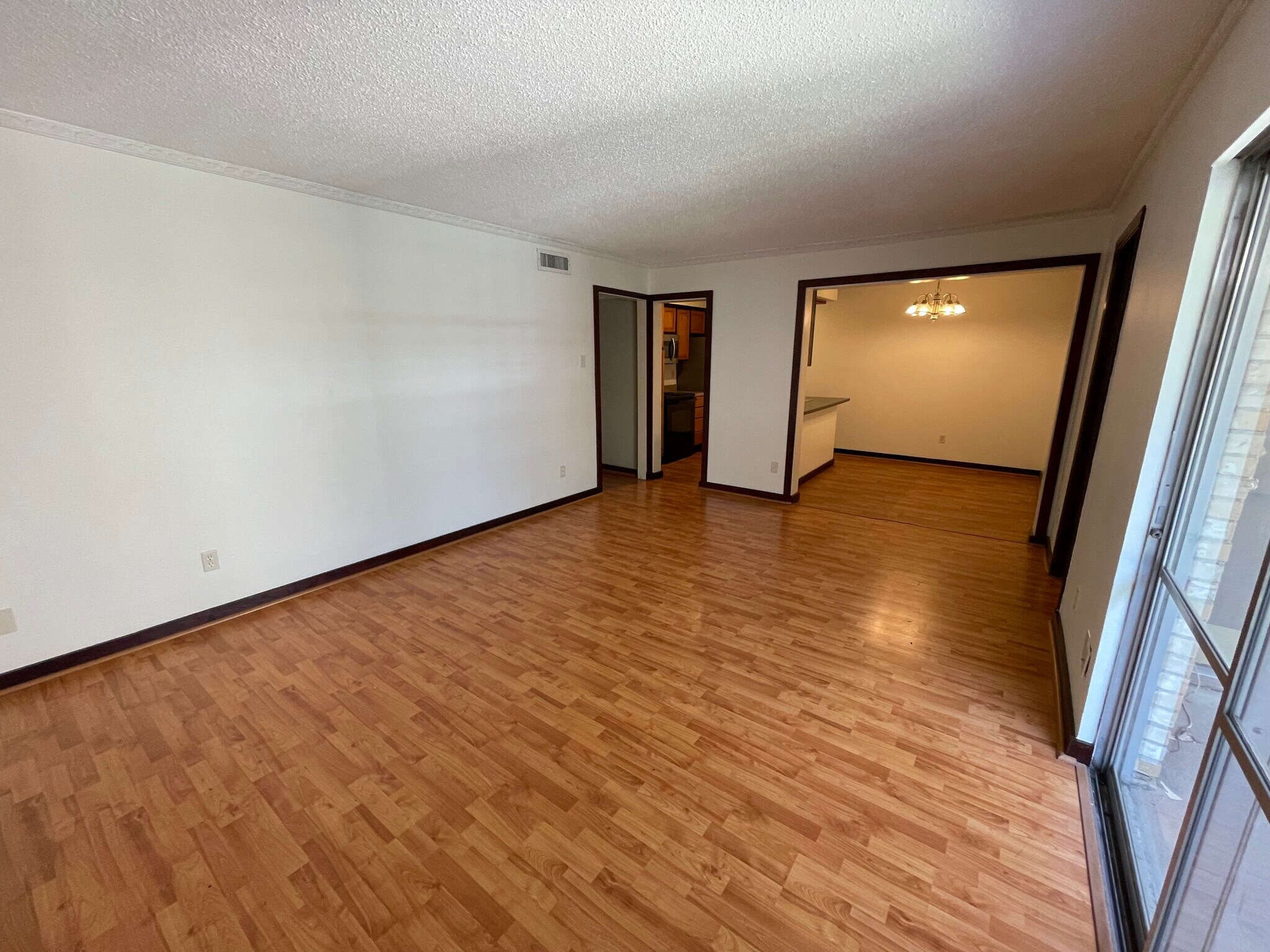 Building Photo - 5808 Sandhurst Ln