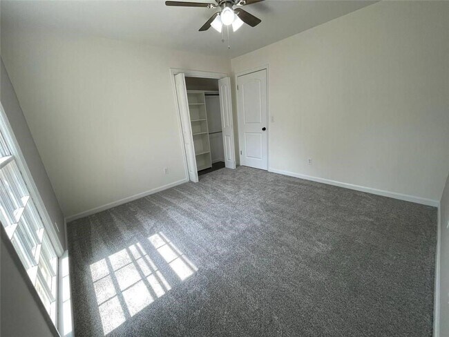 Building Photo - 1202 Lafayette Dr SW