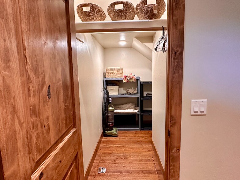 Building Photo - 3071 River Lakes Dr