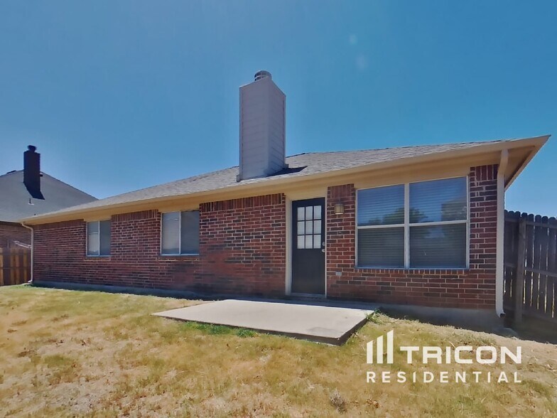 Building Photo - 110 Santa Fe Trail