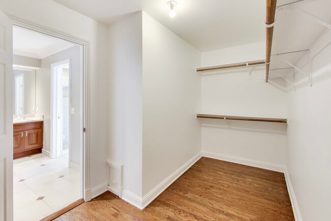 Building Photo - 931 Coventry Dr