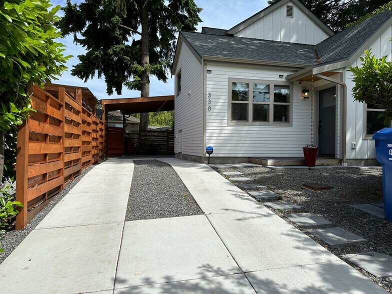 Building Photo - 330 NW 95th St