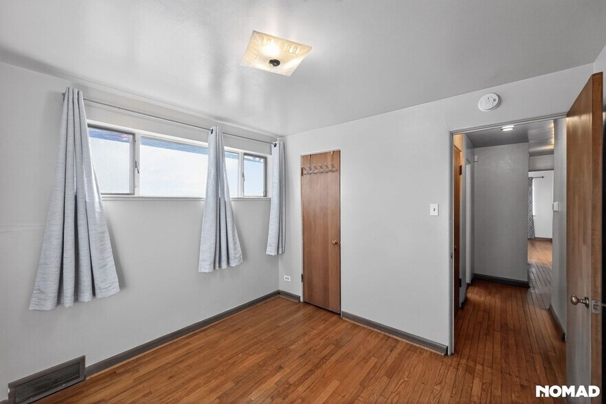 Building Photo - 6801 E 6th Ave