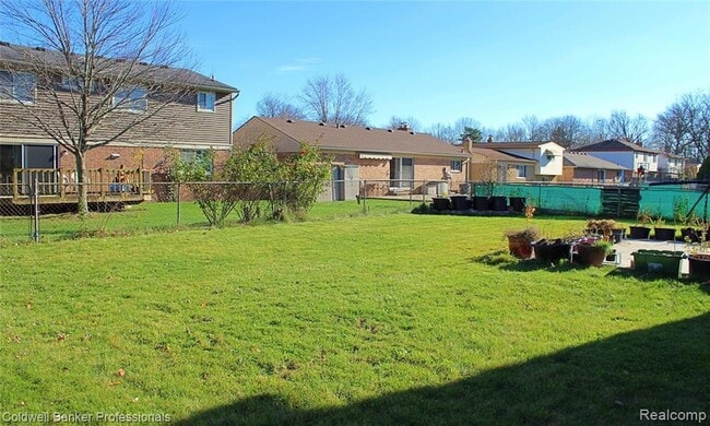 Building Photo - 6586 Carriage Hills Dr