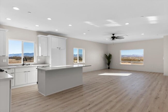 Building Photo - 10094 Joshua Blvd