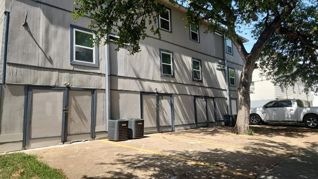 Building Photo - 2232 Riverview Dr