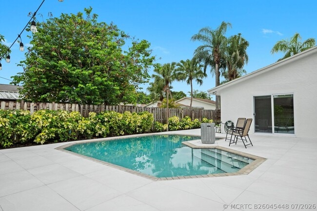 Building Photo - 561 SW 168th Terrace