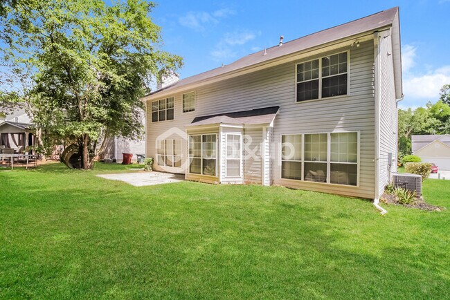 Building Photo - Fantastic 4bd/2.5ba home! Coming soon!