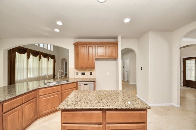 Building Photo - 2218 Longspur Ln