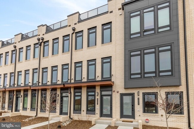 Building Photo - 2607 1st St NW