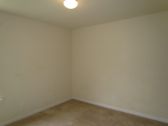 Building Photo - AVAILABLE March 6th!!!